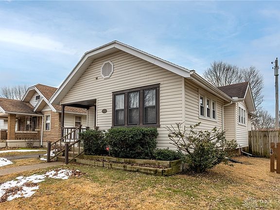 3rd image of 1316 Kemper Ave