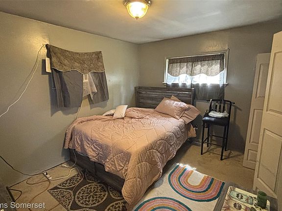 3rd image of 27017 Florence St