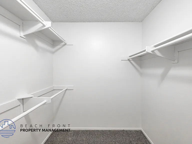 619 E. Riverside Dr. — Photo 17
