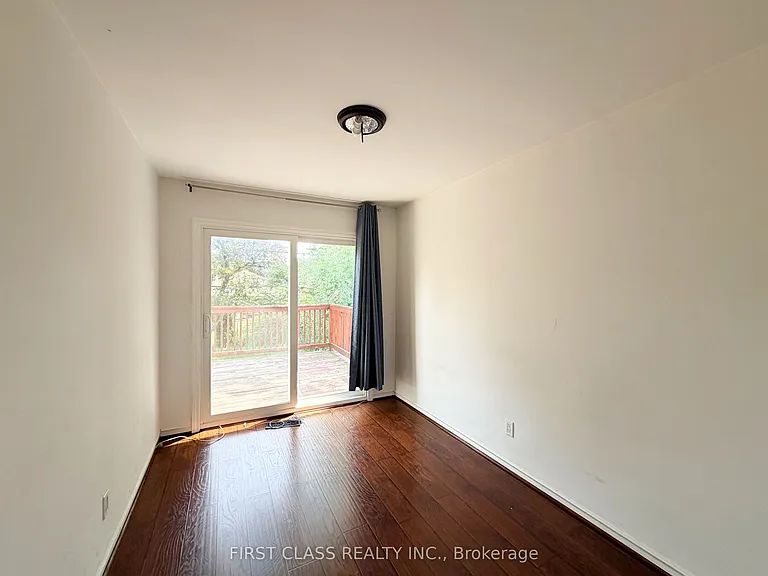 87 Vauxhall Dr — Photo 8