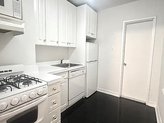 2nd image of 213 E 84th St APT 2C