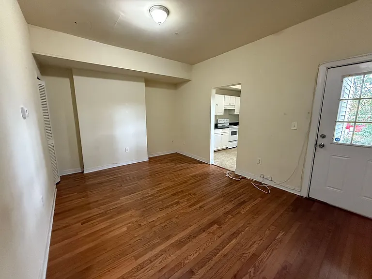 1242 Parkwood Ave — Photo 14