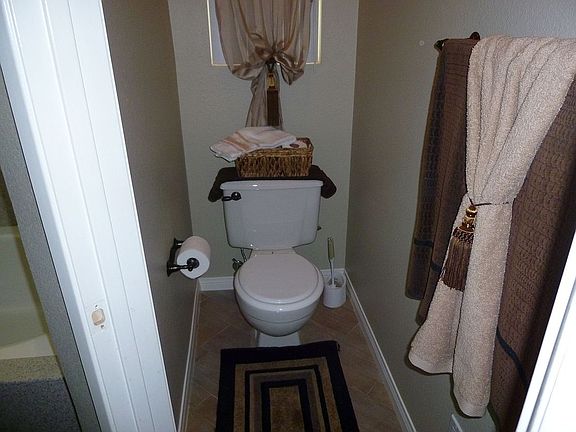 master toilet closet