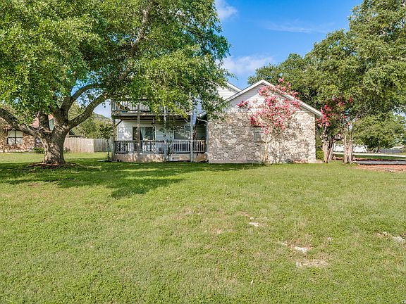 3rd image of 598 Irene Drive