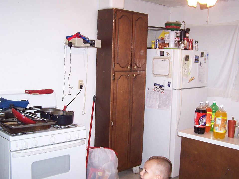 1st image of 927 E 21st St