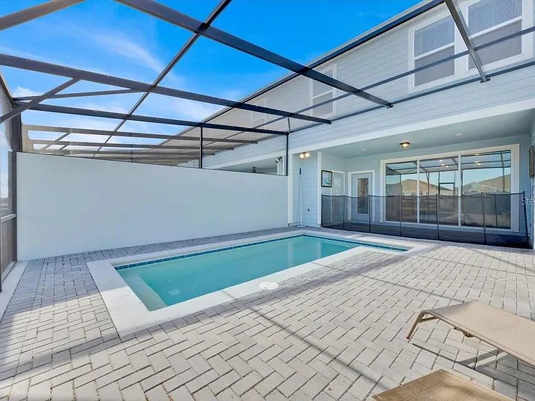 372A Pacific Ln — Photo 22