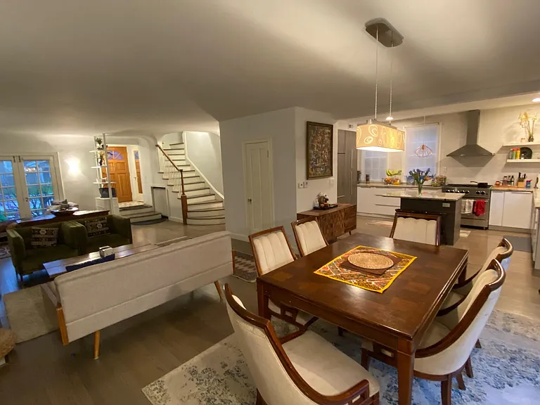 1220 Grant St — Photo 3
