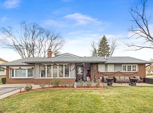 284 Mimosa Ln, Elk Grove Village, IL 60007