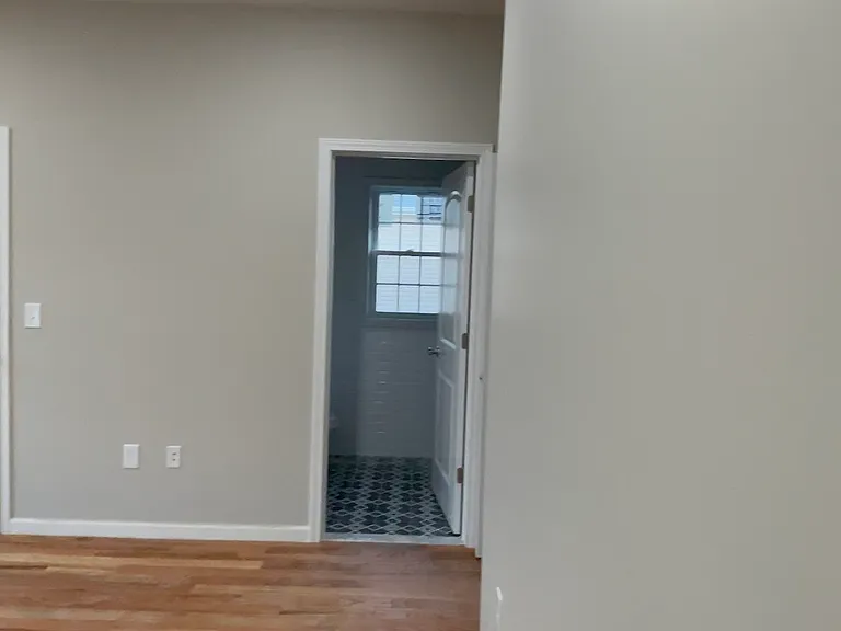 331 John St #2 — Photo 8
