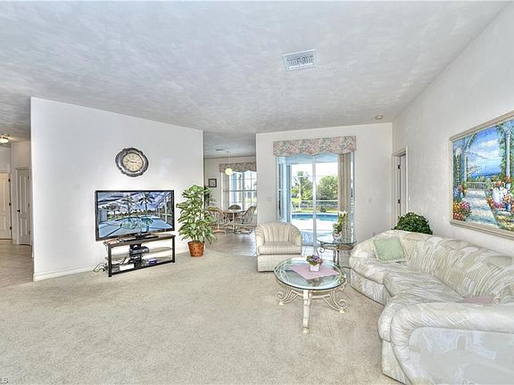 4th image of 144 SE 24th St