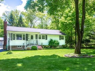 6 Horace Rd, Oak Ridge, NJ 07438