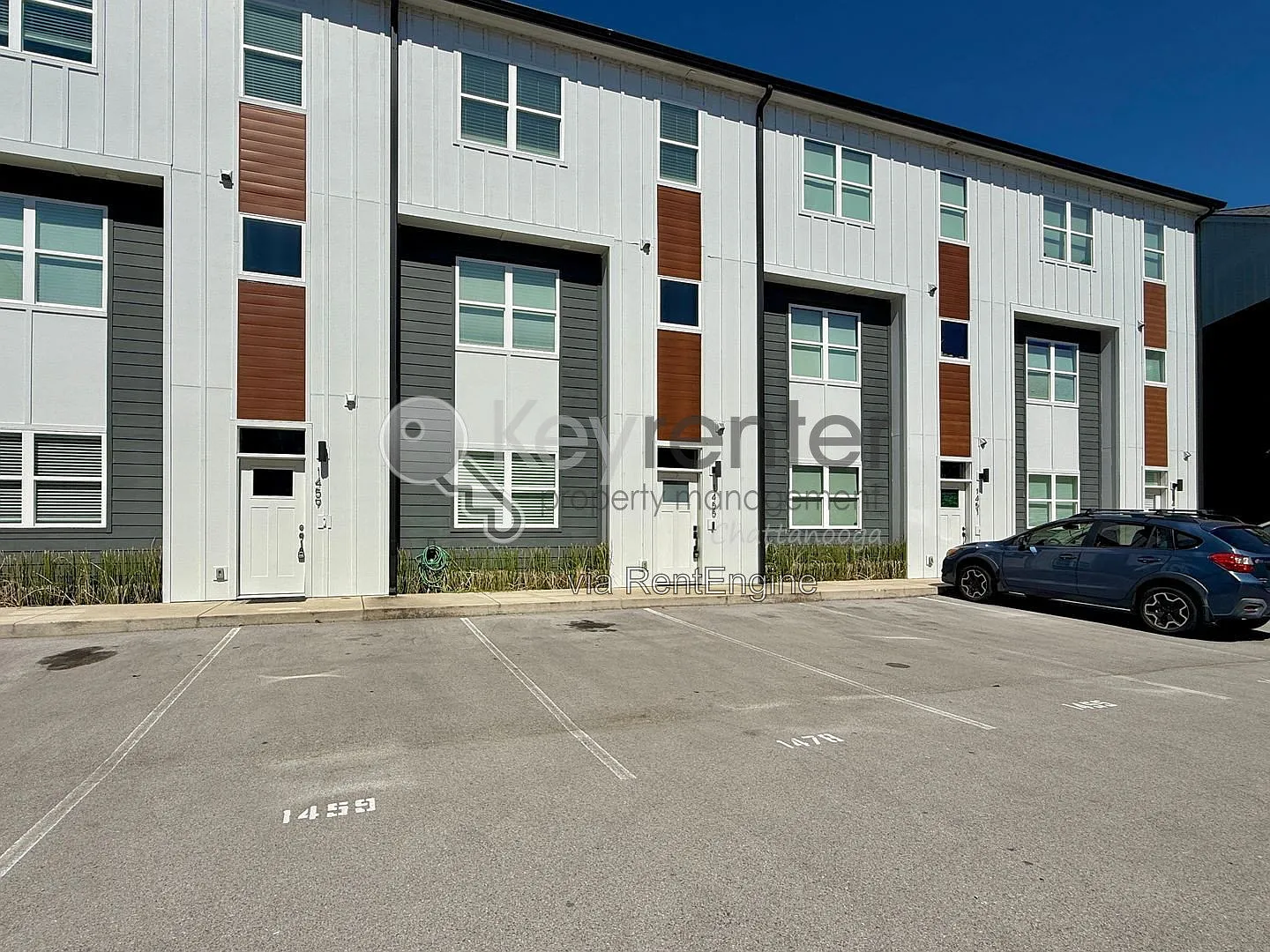 3 bed, 3.5 bath, 1608 sqft, $2,300 — Photo 2