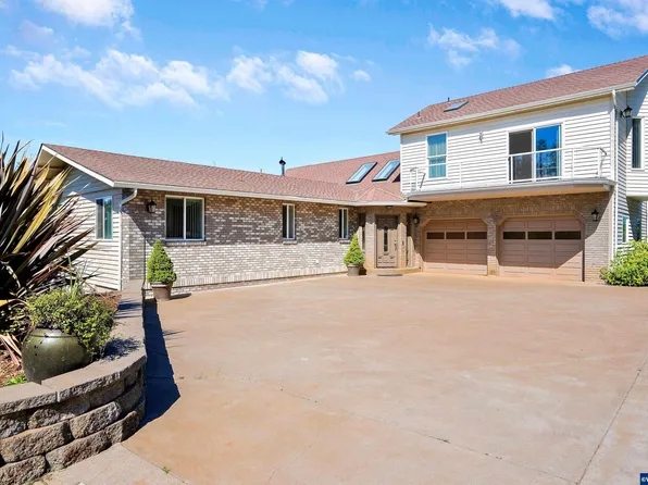 9410 State St, Salem, OR 97317