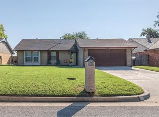 7916 N Wilshire Hills Dr, Oklahoma City, OK 73132