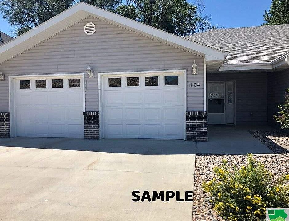1st image of 417 Maupin Ln
