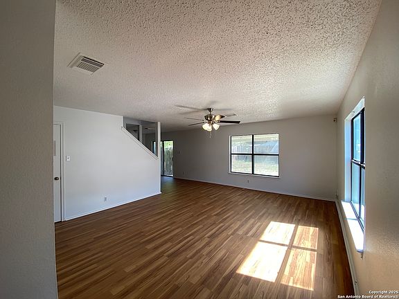 3rd image of 3722 Candlecreek Court