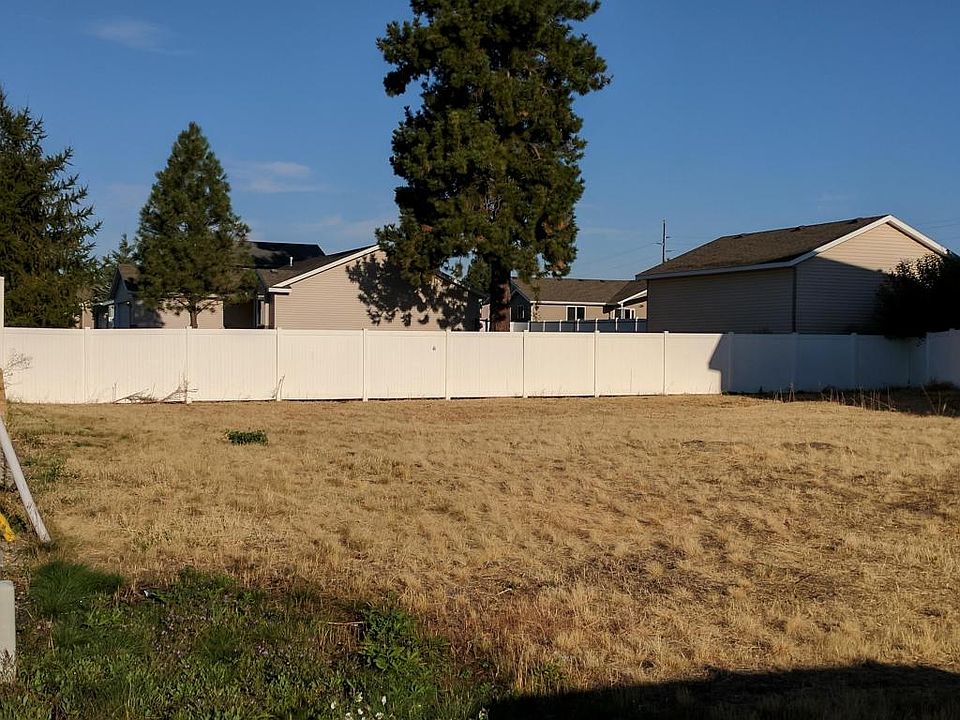2nd image of 2107 N Triumph Ct