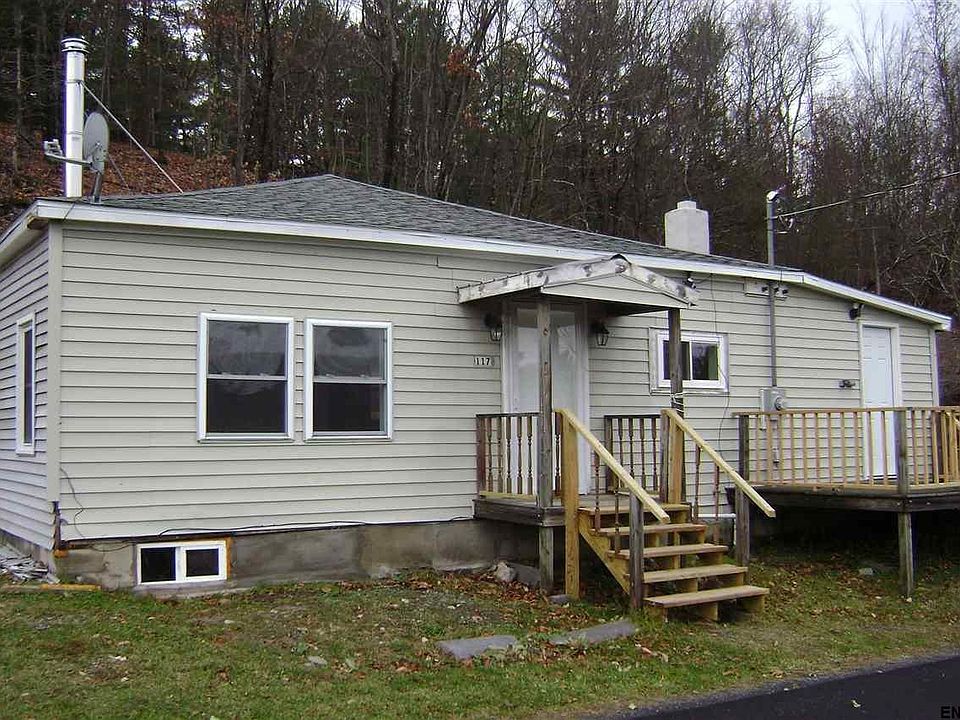 Exterior of 117 Mud Hill Road