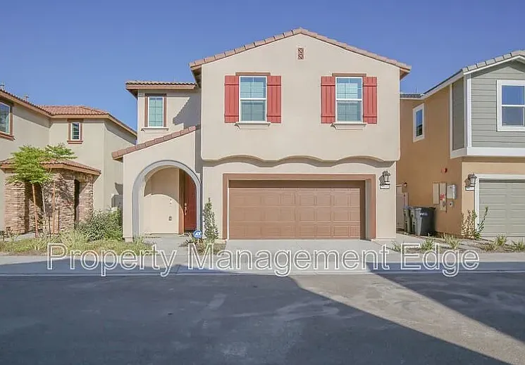 3 bed, 1870 sqft, $3,250 — Photo 1