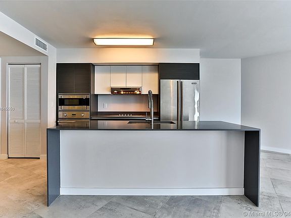 4th image of 9821 E Bay Harbor Dr #90
