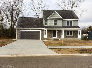 70 Capitol Dr, Marysville, MI 48040