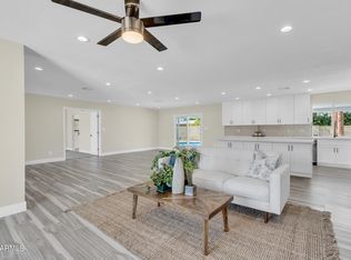 3018 E Cochise Rd, Phoenix, AZ 85028