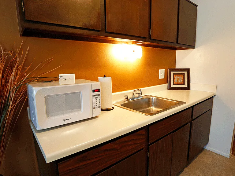 Golf Manor Apartments — Photo 20