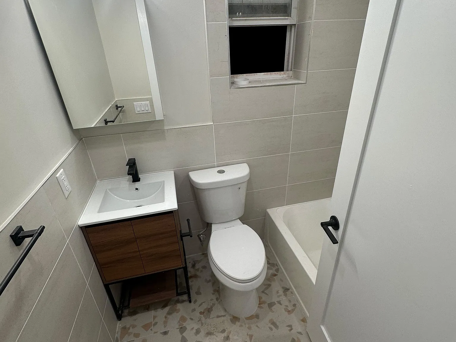 2 bed, $2,200 — Photo 4