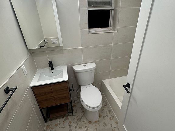4th image of 79 Broadway #204