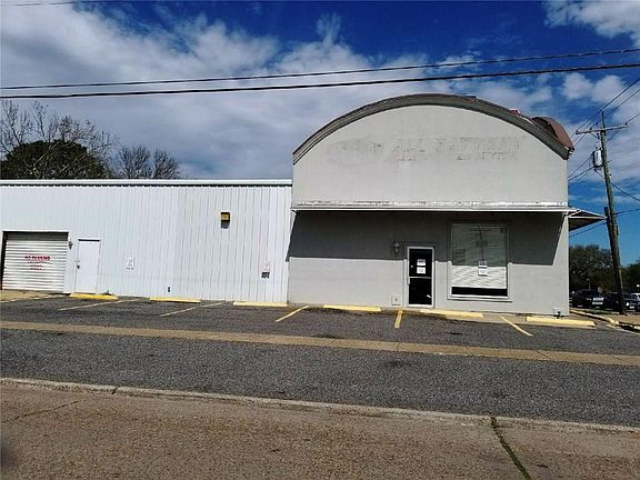3rd image of 3042 Ryan St