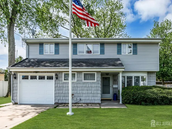 23 Albert Dr, Old Bridge, NJ 08857