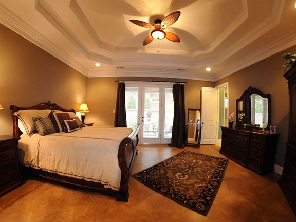 4th image of 4557 W Woodlawn Cir