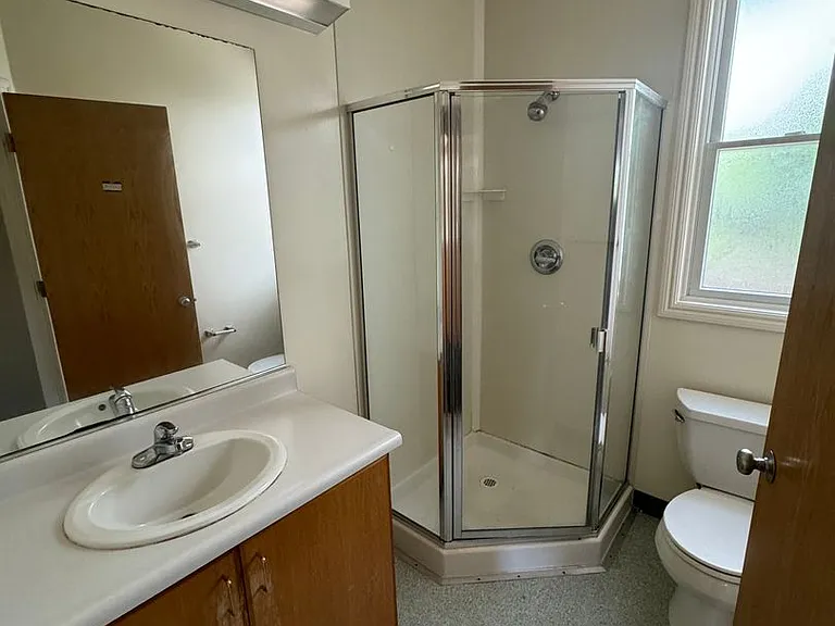 2527 Piedmont Ave #C — Photo 10