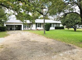 1408 W Lake Bardwell Dr, Ennis, TX 75119