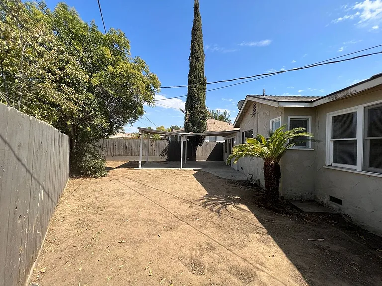 210 Irene St — Photo 25