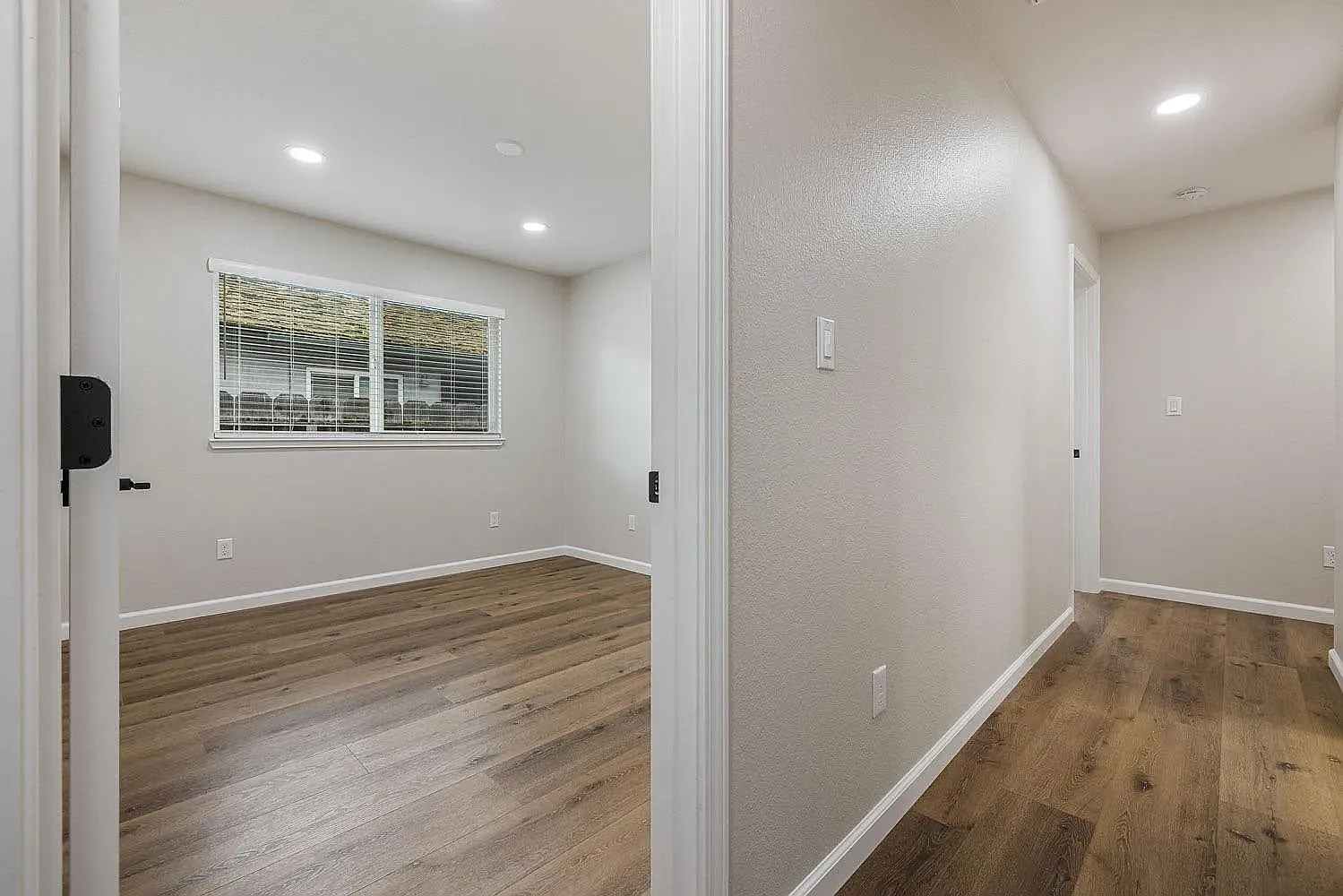 3 bed, 1240 sqft, $850 — Photo 4