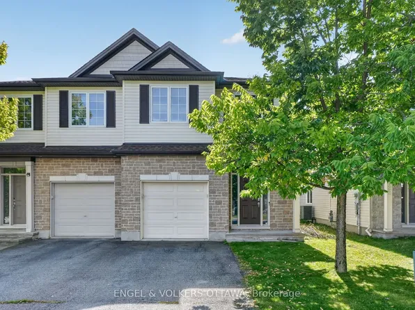 120 Spartina St, Ottawa, ON K1T 0G6