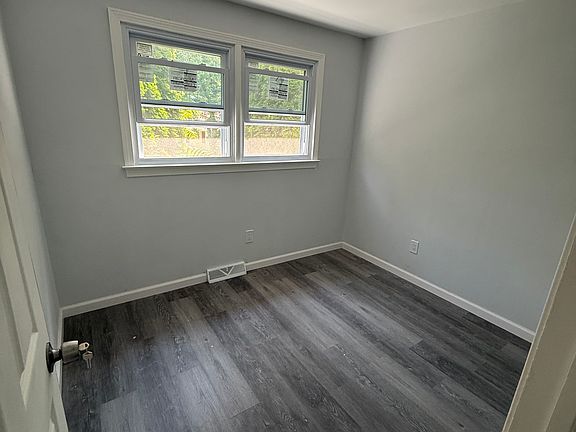 5th image of 70 Highview Ln #1