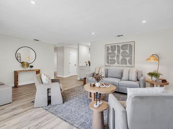 4th image of 3569 Cambridge Rd