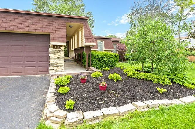 5 bed, 3300 sqft, $3,400 — Photo 1