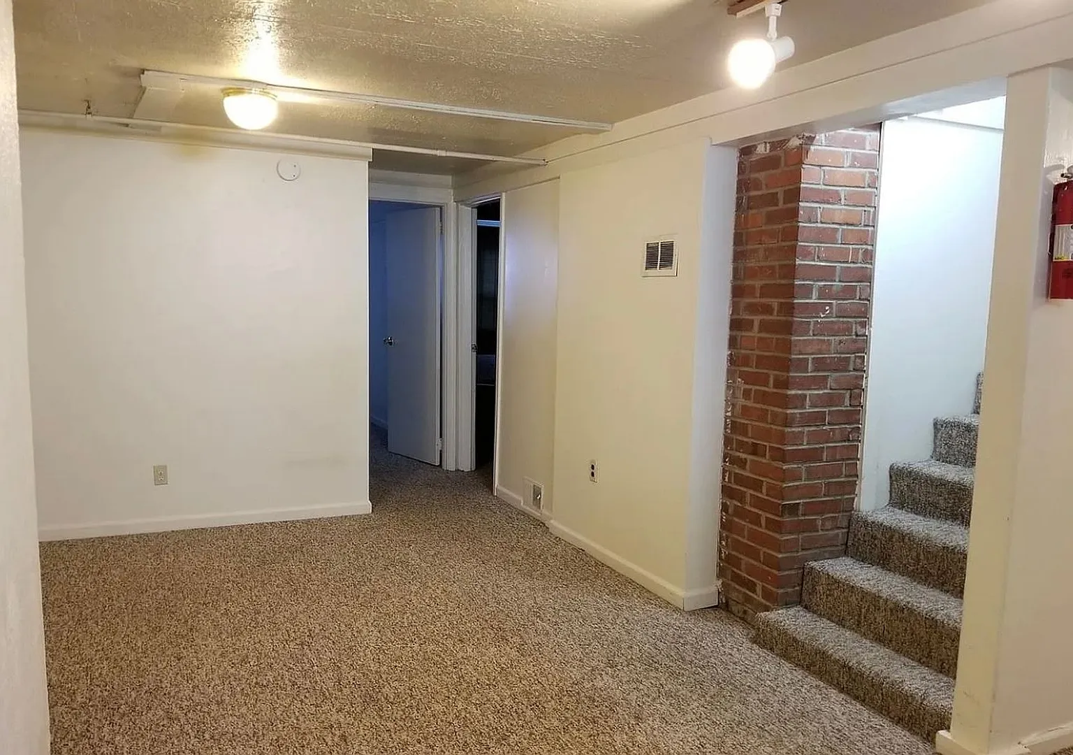 117 N Jefferson St. Bloomington — Photo 2