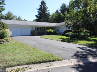 12 Tucker Ct, Willingboro, NJ 08046