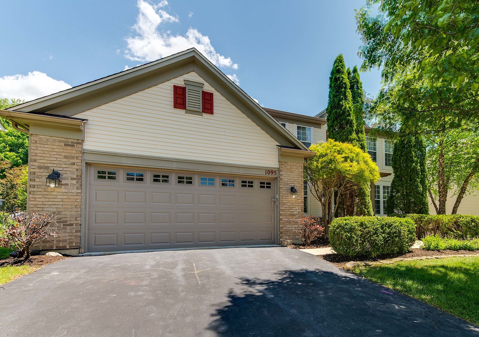 1095 Oakhill Dr, Aurora, IL 60502 Zillow