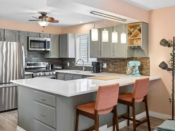 1840 S 33rd Ave SW, Calgary, AB T2T 1Y9