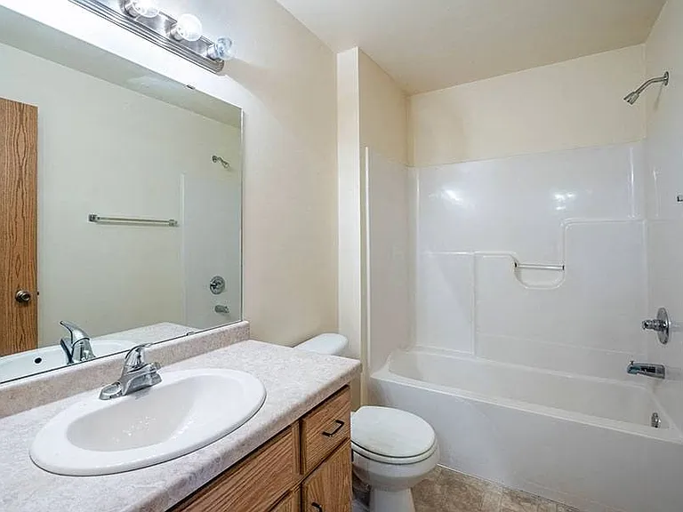 Whiting Avenue Estates — Photo 11