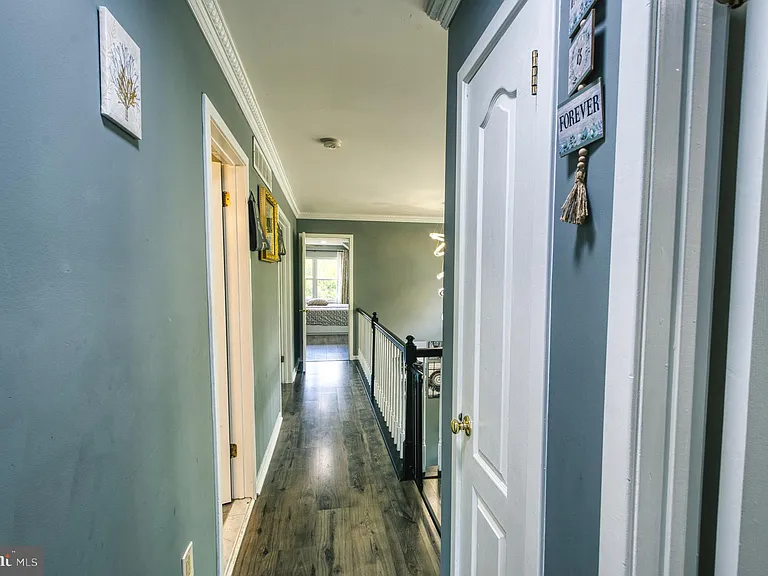 139 Mallard Dr W — Photo 26
