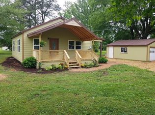 60 Campbell Rd, Paris, TN 38242