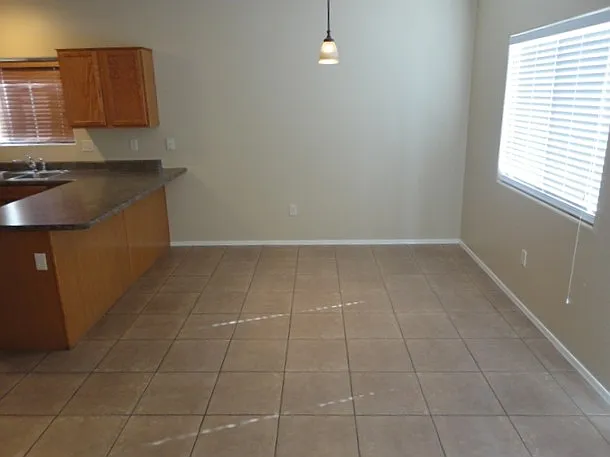 3 bed, 2.5 bath, 2179 sqft, $2,130 — Photo 3