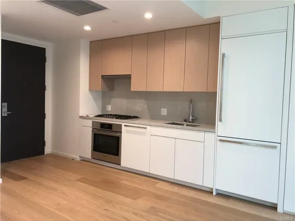 877 S Francisco St #505, Los Angeles, CA 90017
