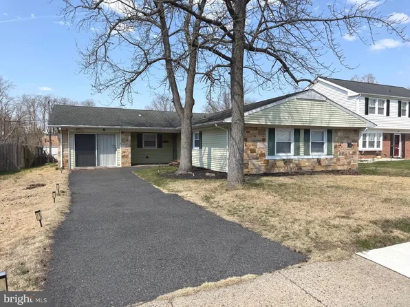 15 Hampton Ln, Willingboro, NJ 08046